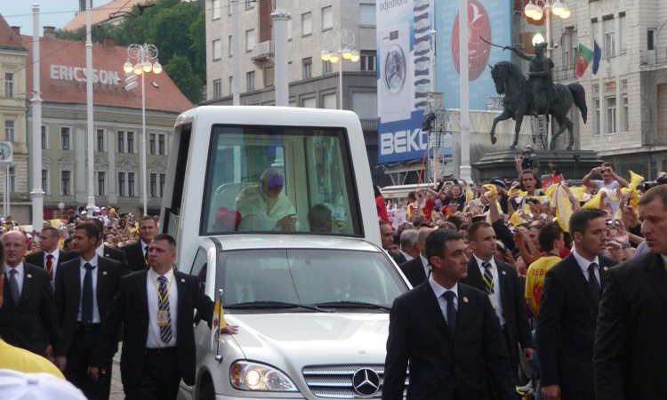 Papa Benedikt XVI. u Zagrebu