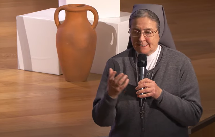 Vrhovna poglavarica FMA